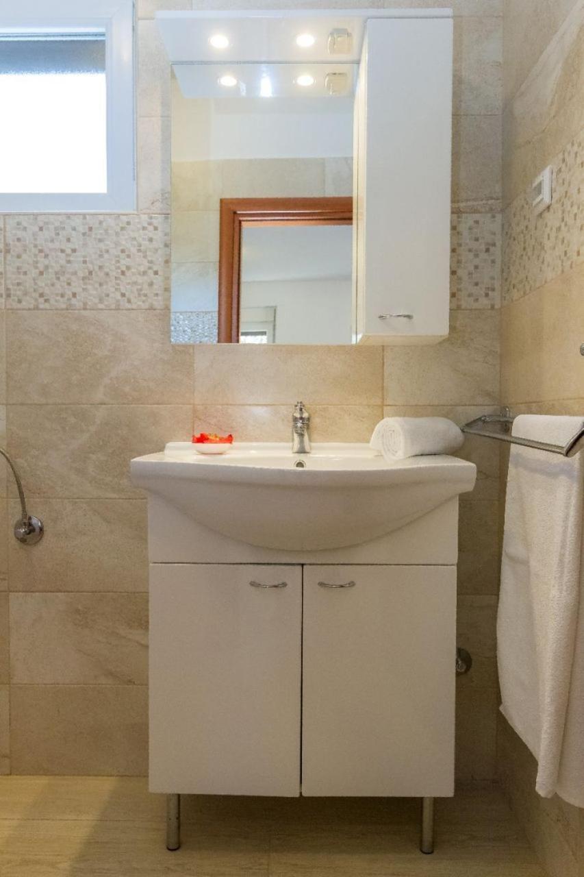 Apartments Zvone1 Вели-Рат Экстерьер фото