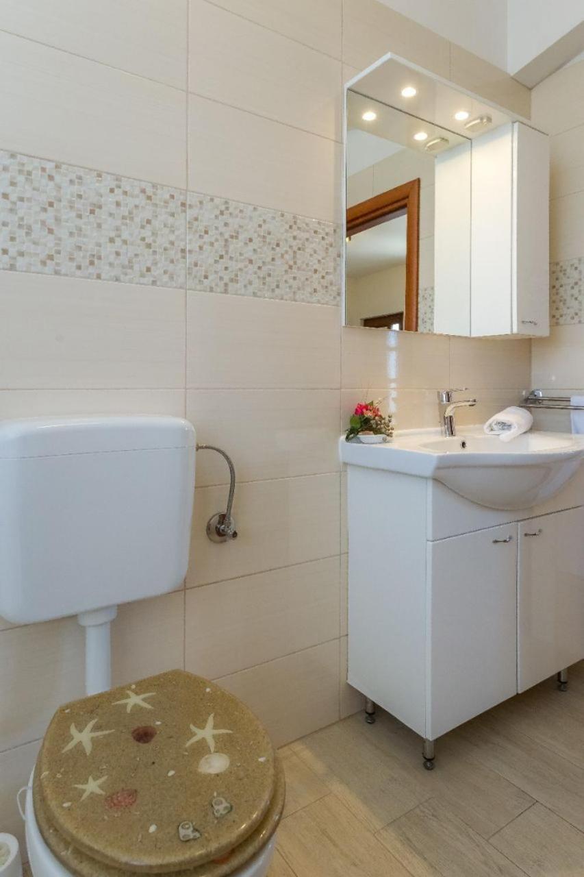 Apartments Zvone1 Вели-Рат Экстерьер фото